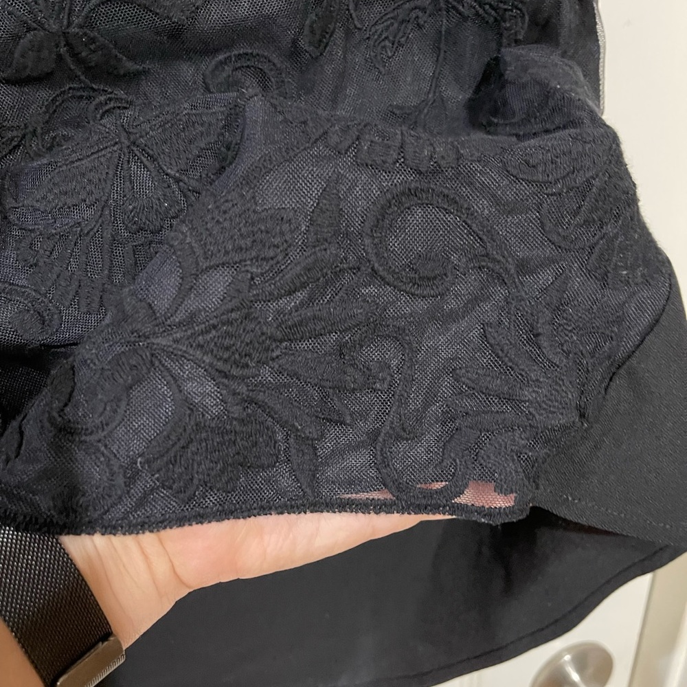 Laundry black sleeveless top - Picture 7 of 7